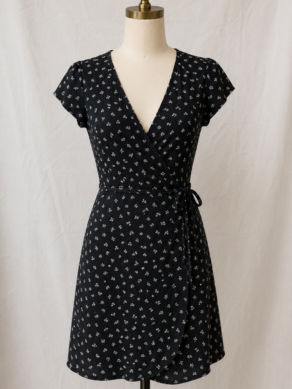 Brandy Melville Robbie Floral Wrap Mini Dress - Navy Blue & White